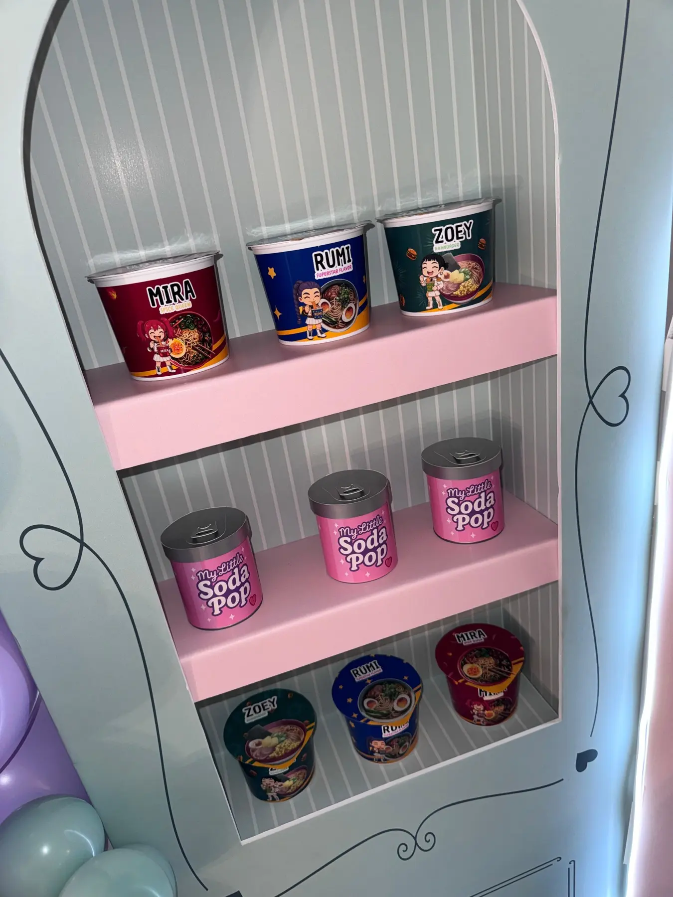 Exhibidor coordinado de productos K-Pop