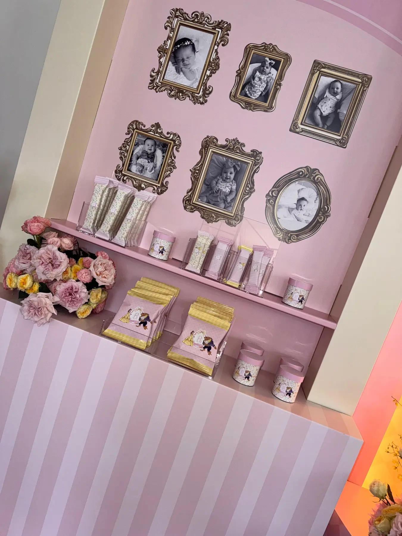 Mesa completa de princesas con productos personalizados coordinados