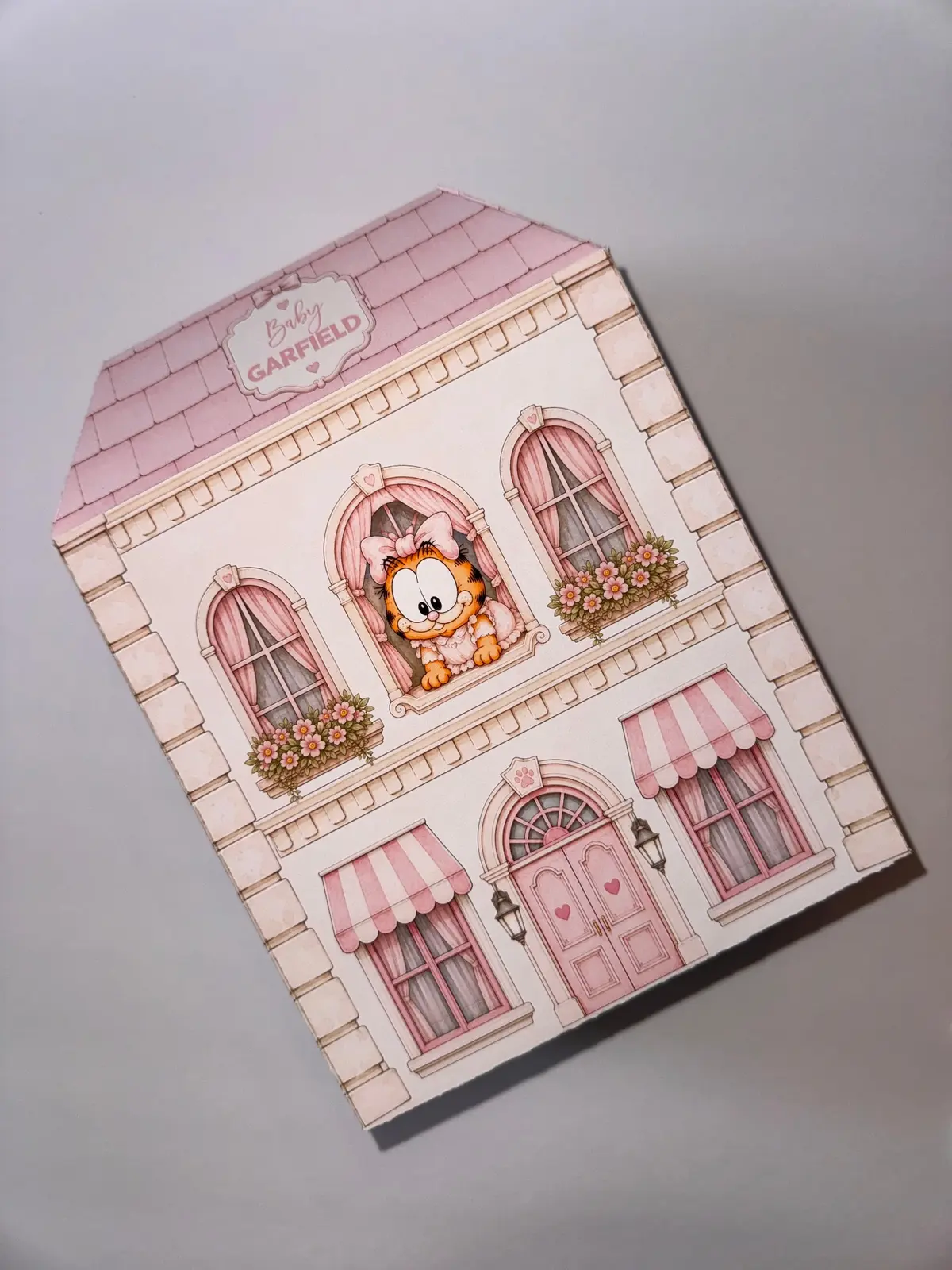 Caja personalizada de Baby Garfield en tonos rosados para gender reveal